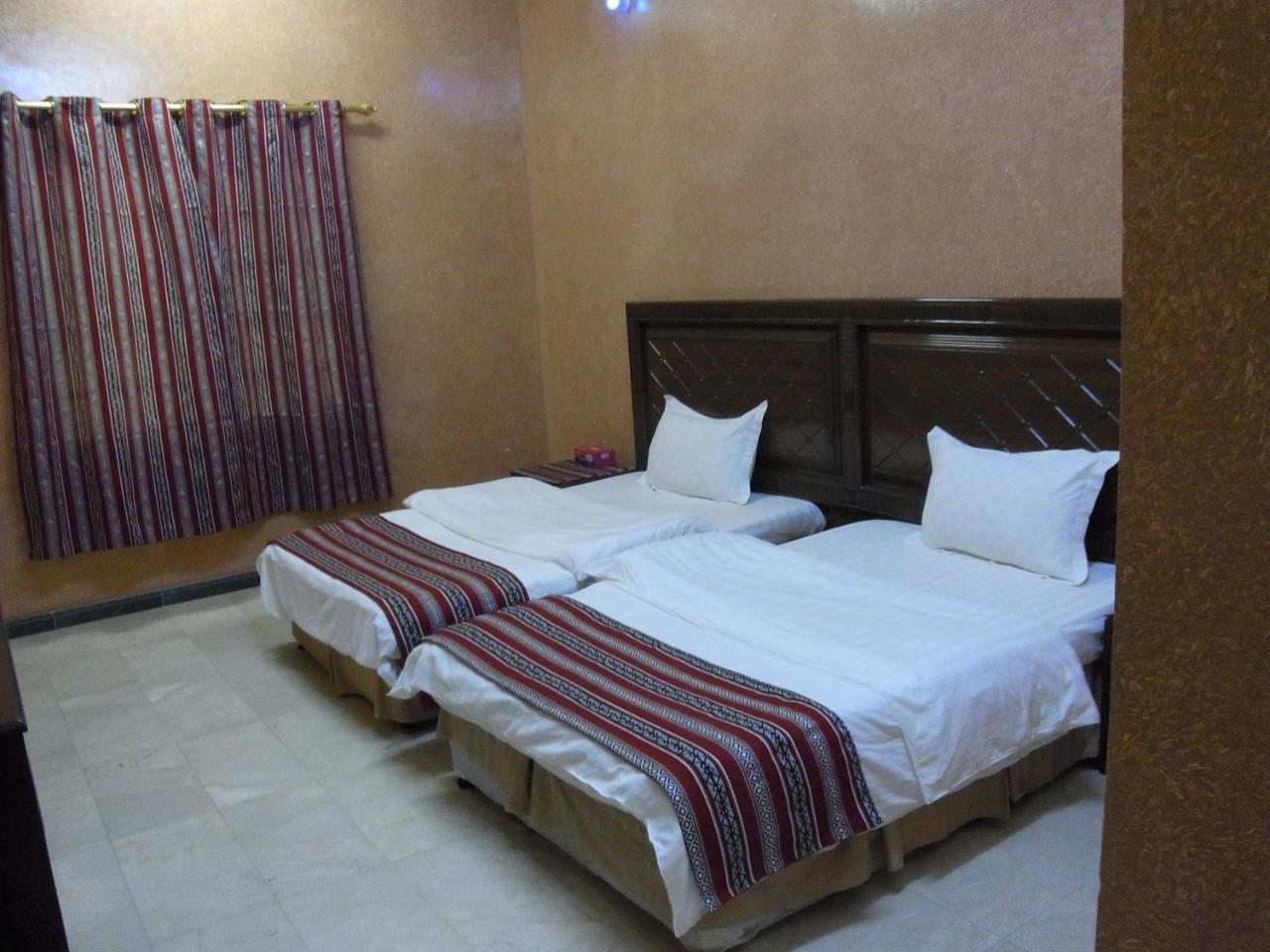 Al Ghazlan Hotel Sinaw Ruddah Esterno foto