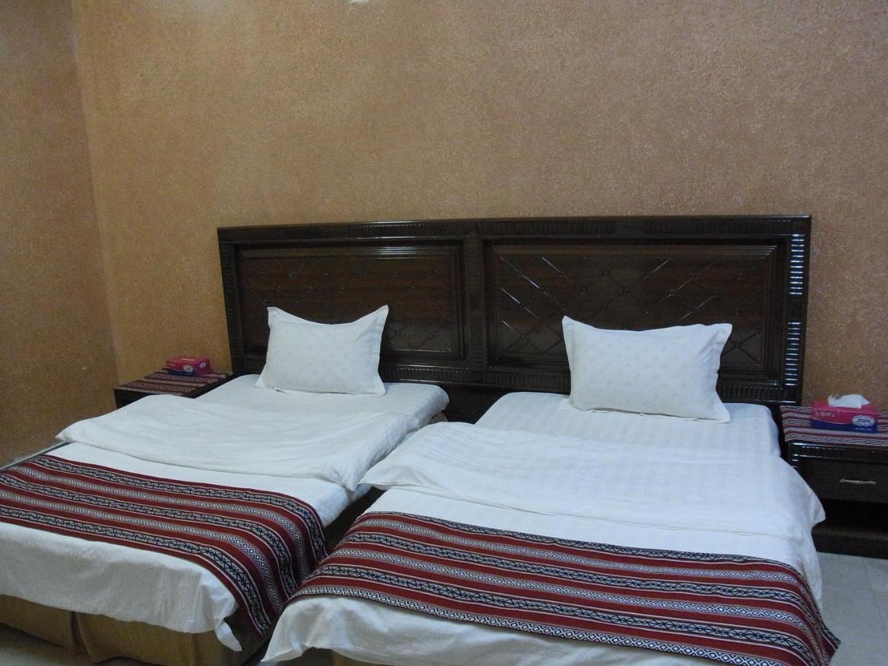 Al Ghazlan Hotel Sinaw Ruddah Esterno foto