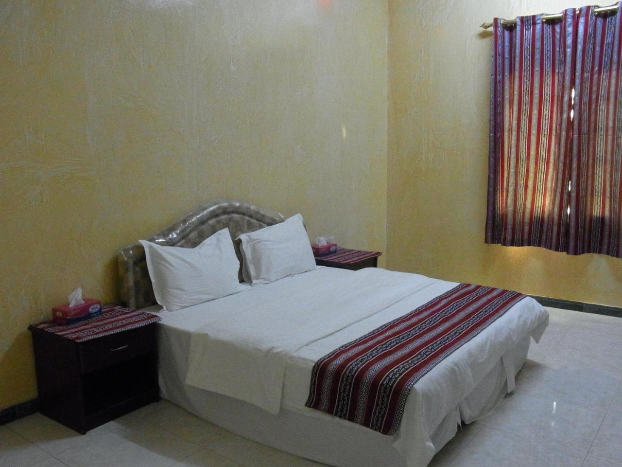 Al Ghazlan Hotel Sinaw Ruddah Esterno foto