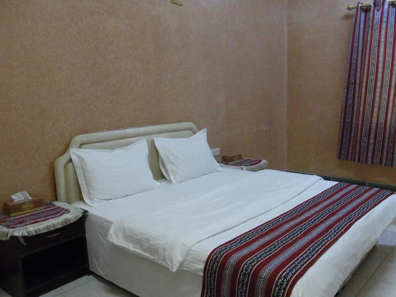 Al Ghazlan Hotel Sinaw Ruddah Esterno foto