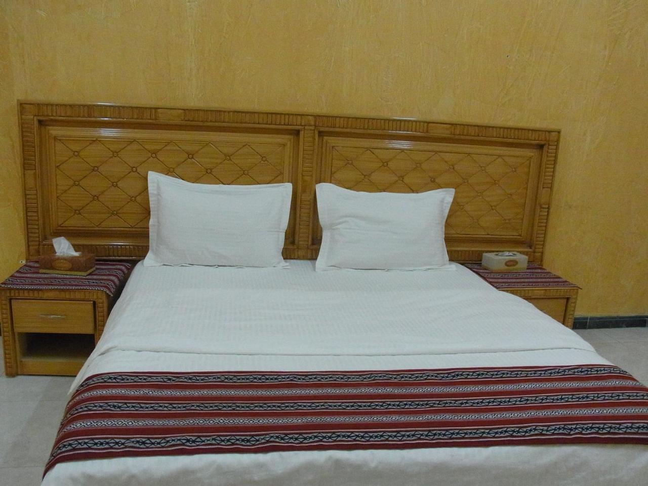 Al Ghazlan Hotel Sinaw Ruddah Esterno foto