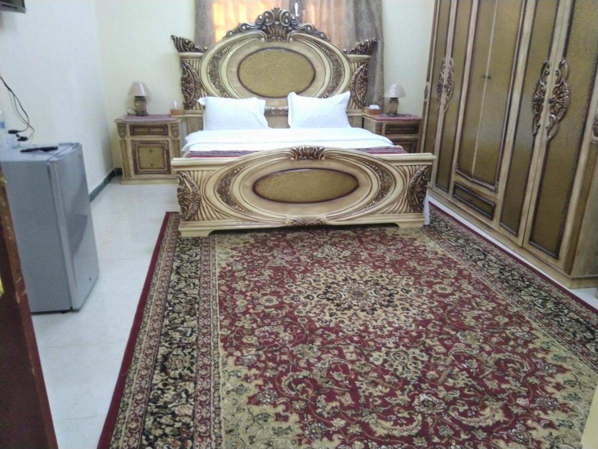 Al Ghazlan Hotel Sinaw Ruddah Esterno foto